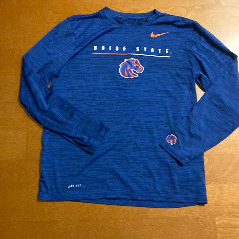 Bundle  2 Nike T shirts , size L
